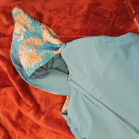 Blue and Gold crinkle one sleeve evening/cocktail midi gown - Picture 15 of 16